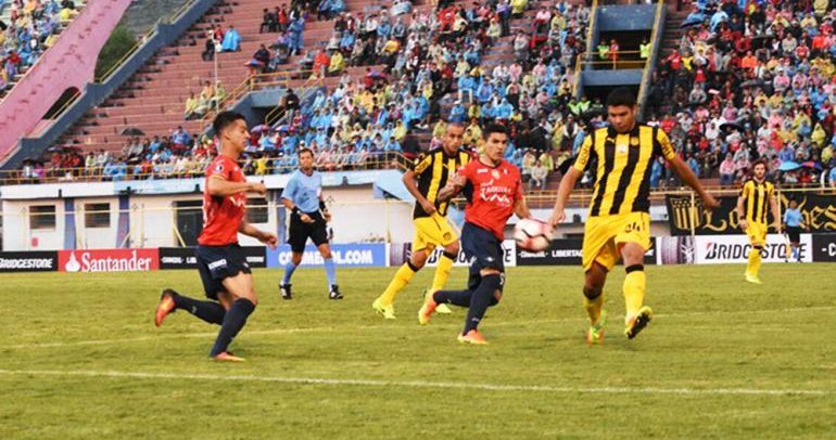 Guzmán Pereira debutó en Copa Libertadores